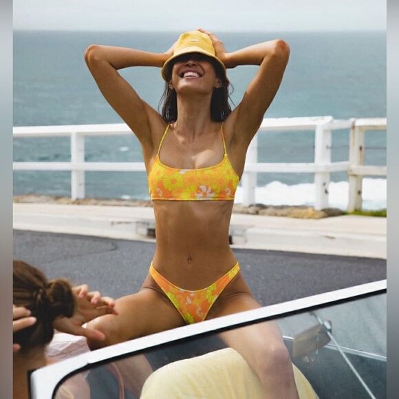 TRIANGL MICA NORMAL PANSY ORANGE FLORAL SET NO BAG NEW WITH TAGS - Picture 3 of 8